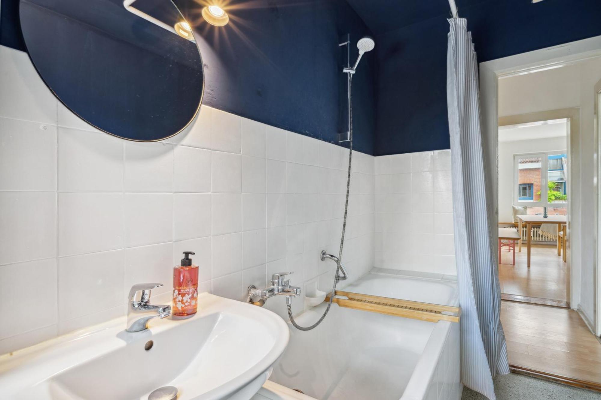 Zentrale Wohnung 3 Zimmer 24H Check In キール エクステリア 写真